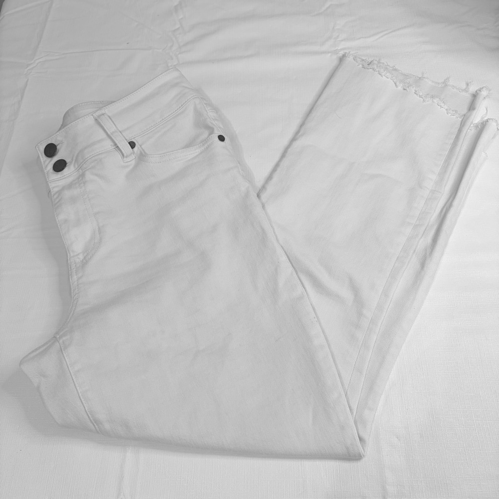 CAbi White Cropped Ankle Jeans with Frayed Hem